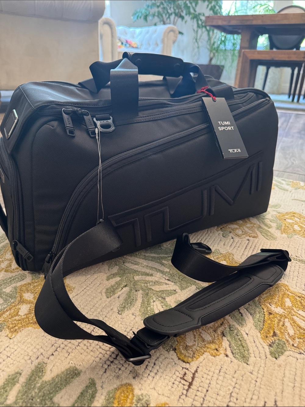 Tumi Sport Black Men’s golf Duffel with Detachable Shoulder Strap NWT